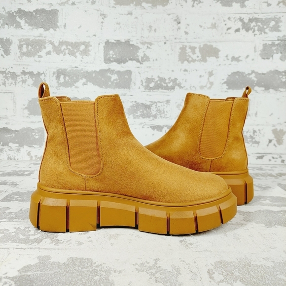 NEW BP. Niya Tan Brown Faux Suede Lug Sole Fall Ankle Chelsea Boots V561 - Picture 3 of 13